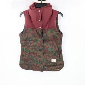 Holden outerwear puffer vest womens small camo insulated pockets sleeveless gorp
